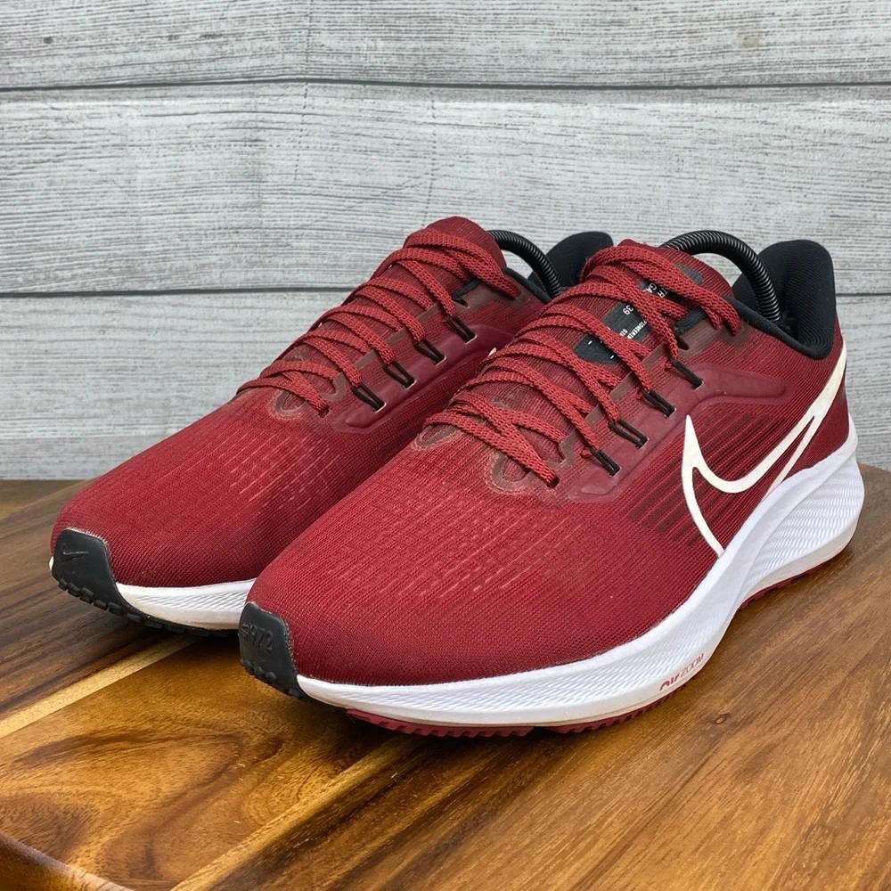 Nike Air Zoom Pegasus 39 Arkansas Razorbacks Shoe DR1989-600 Men’s Size 9.5